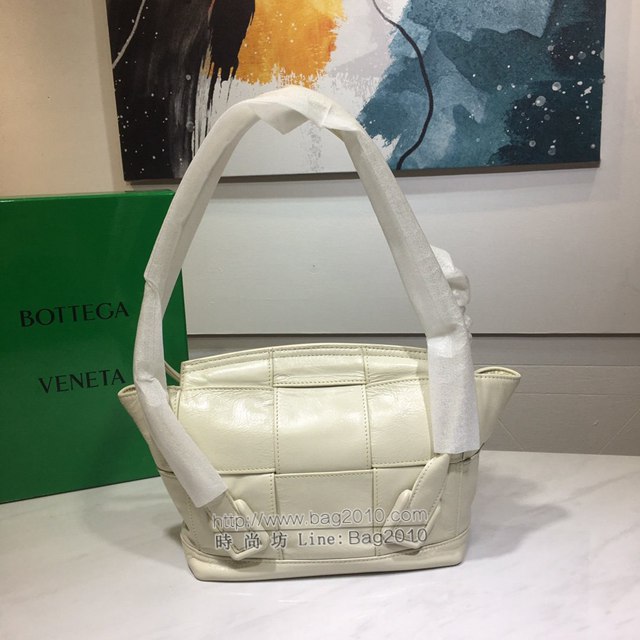 Bottega veneta高端女包 96009s小號 寶緹嘉Arco33油蠟牛皮包 BV經典款蝙蝠包手提包  gxz1239